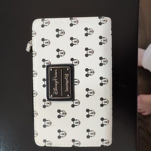 Loungefly Mickey Mouse Wallet